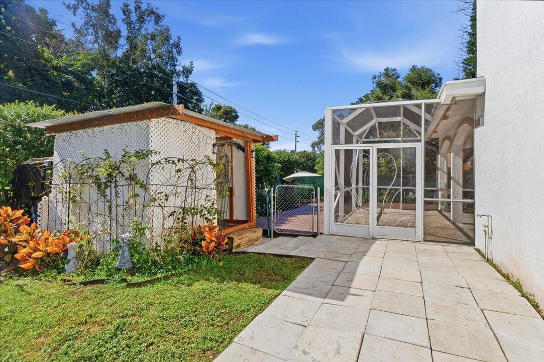 For Sale: $1,050,000 (4 beds, 3 baths, 2956 Square Feet)