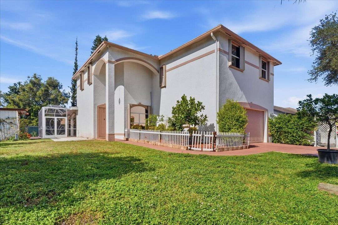 For Sale: $1,050,000 (4 beds, 3 baths, 2956 Square Feet)