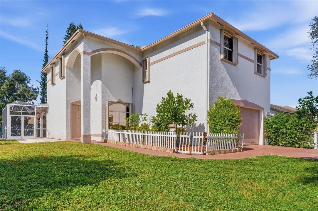 For Sale: $1,050,000 (4 beds, 3 baths, 2956 Square Feet)