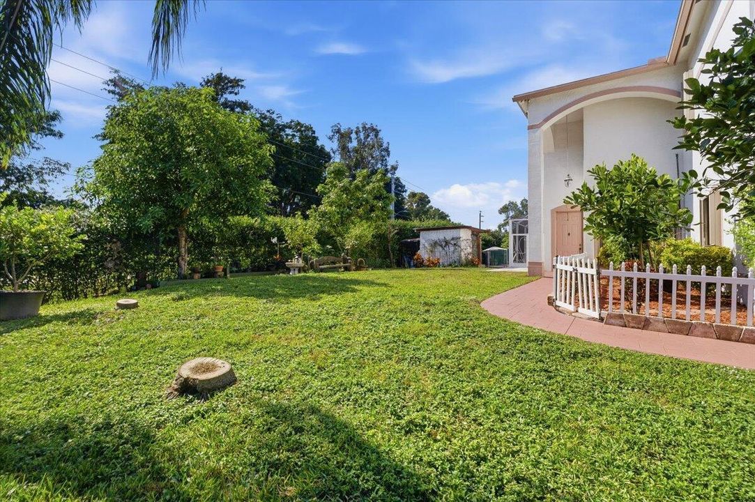 For Sale: $1,050,000 (4 beds, 3 baths, 2956 Square Feet)