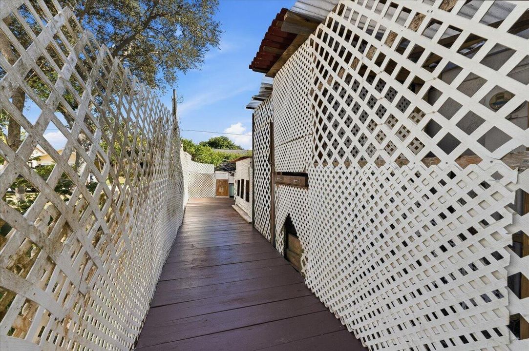 For Sale: $1,050,000 (4 beds, 3 baths, 2956 Square Feet)