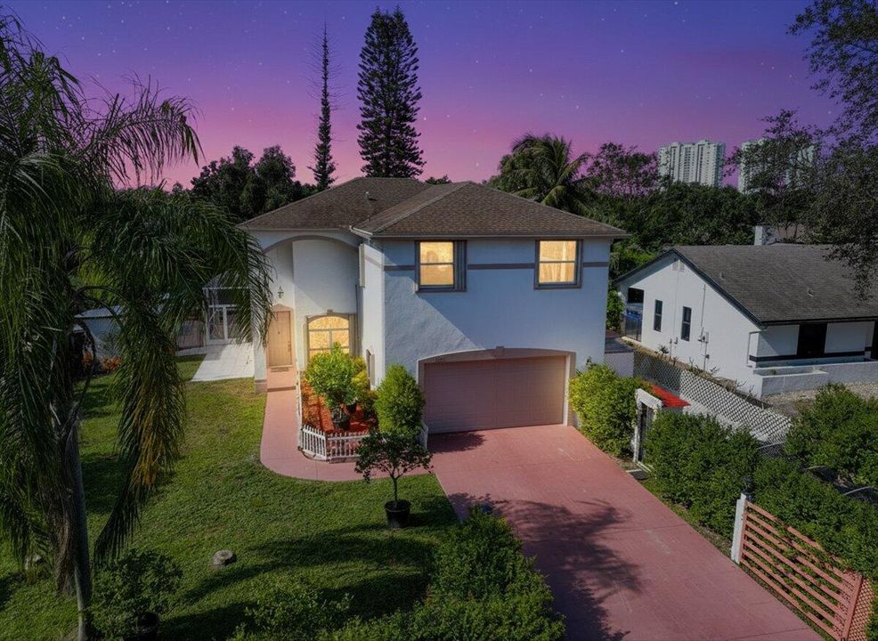 For Sale: $1,050,000 (4 beds, 3 baths, 2956 Square Feet)