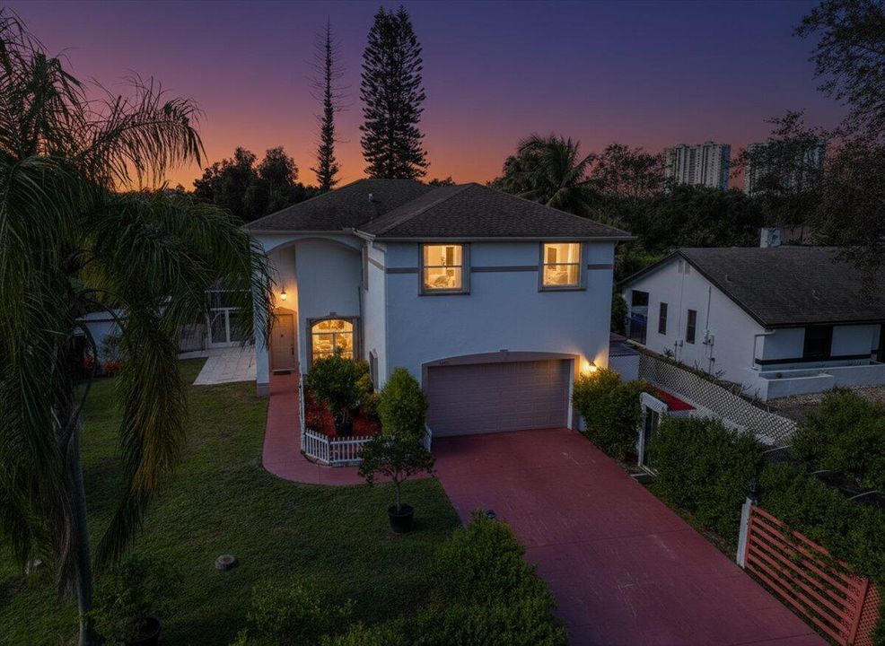 For Sale: $1,050,000 (4 beds, 3 baths, 2956 Square Feet)