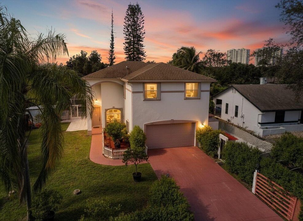 For Sale: $1,050,000 (4 beds, 3 baths, 2956 Square Feet)