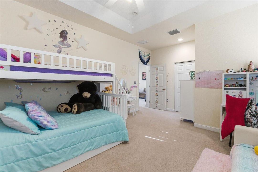 For Sale: $1,050,000 (4 beds, 3 baths, 2956 Square Feet)