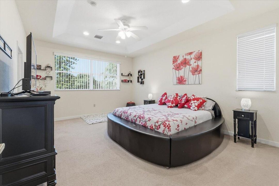 For Sale: $1,050,000 (4 beds, 3 baths, 2956 Square Feet)