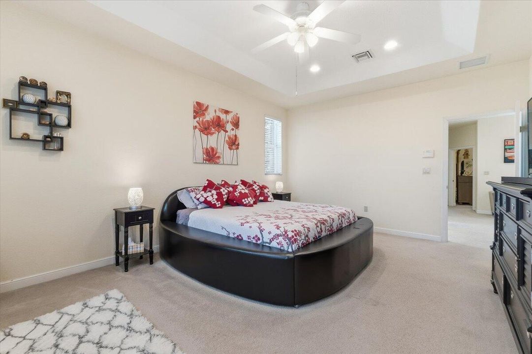 For Sale: $1,050,000 (4 beds, 3 baths, 2956 Square Feet)