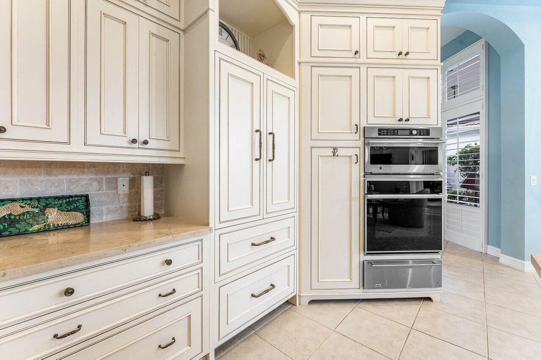 For Sale: $1,450,000 (3 beds, 3 baths, 2355 Square Feet)