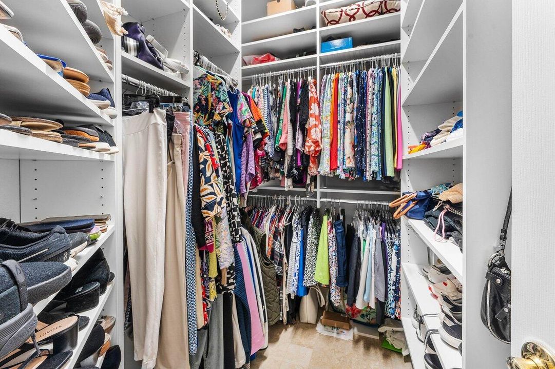 For Sale: $1,450,000 (3 beds, 3 baths, 2355 Square Feet)