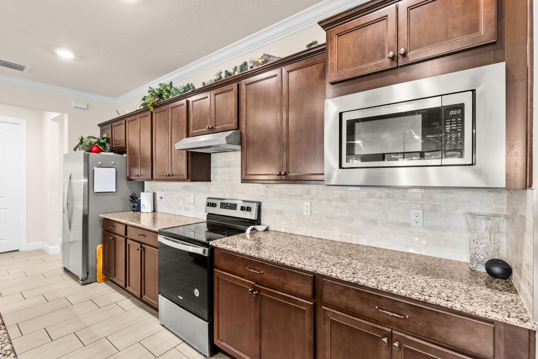 En Venta: $760,000 (3 camas, 2 baños, 2298 Pies cuadrados)