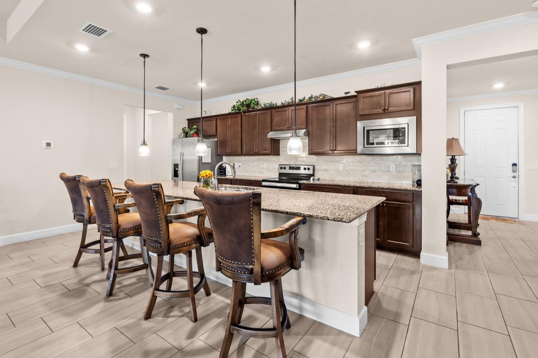 En Venta: $760,000 (3 camas, 2 baños, 2298 Pies cuadrados)