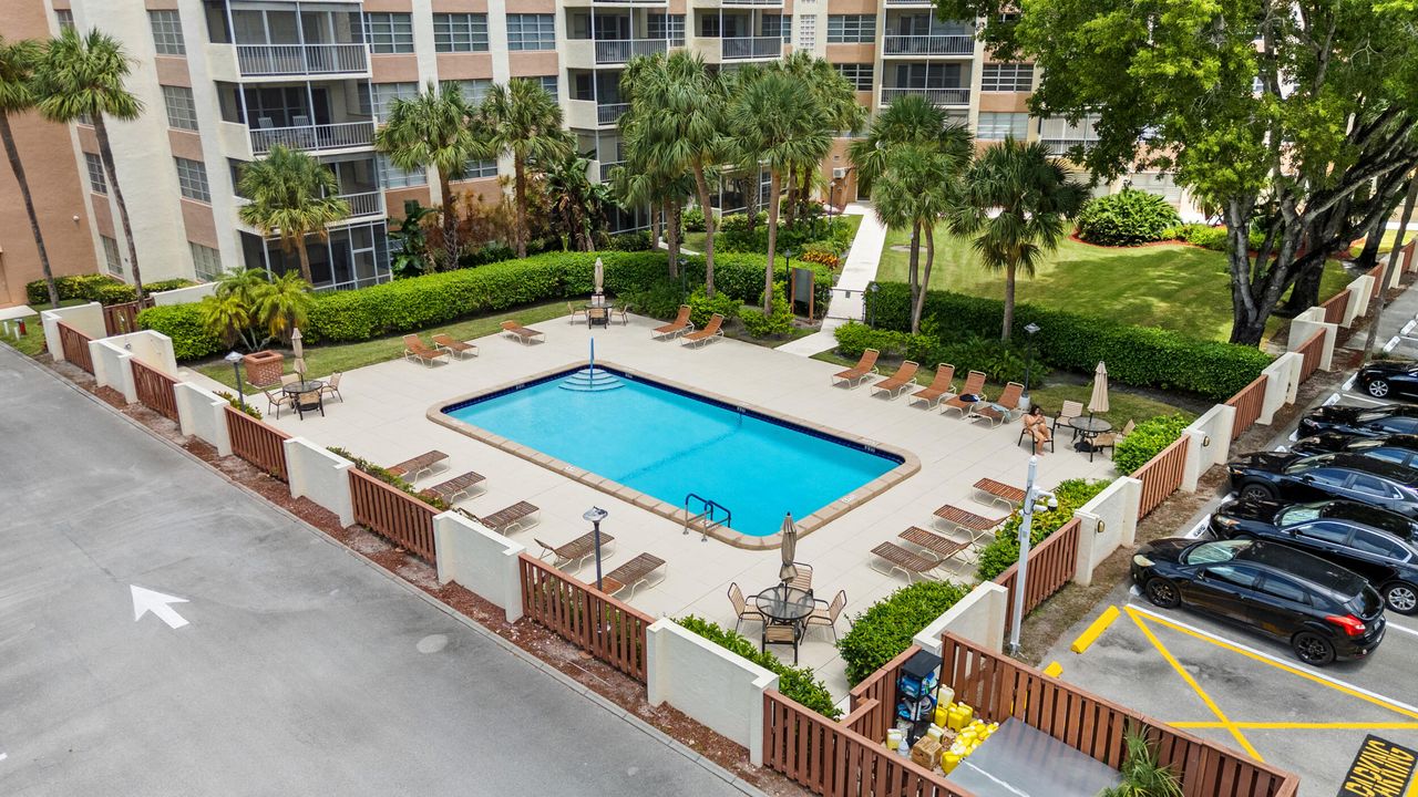 For Sale: $189,000 (2 beds, 2 baths, 1350 Square Feet)