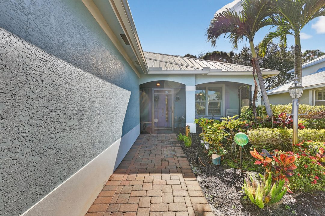 For Sale: $439,000 (2 beds, 2 baths, 1704 Square Feet)