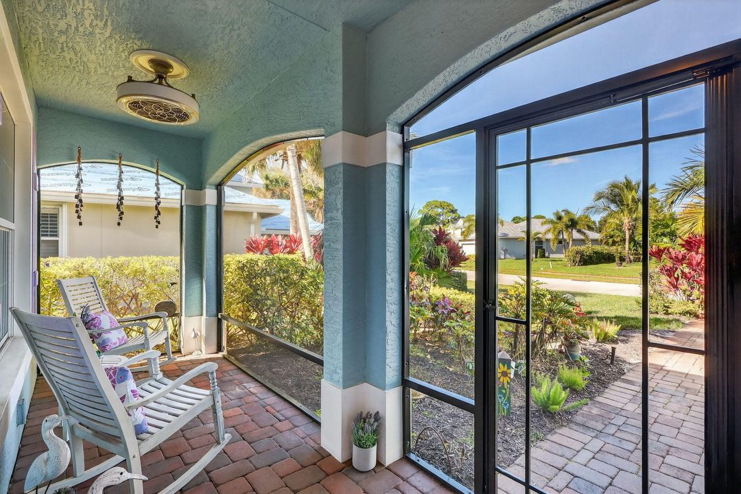 For Sale: $439,000 (2 beds, 2 baths, 1704 Square Feet)