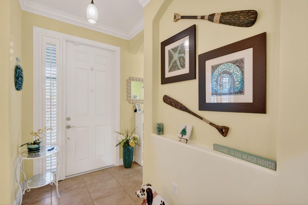 For Sale: $439,000 (2 beds, 2 baths, 1704 Square Feet)