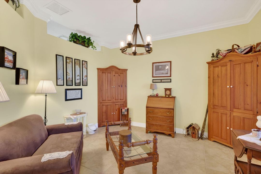 For Sale: $439,000 (2 beds, 2 baths, 1704 Square Feet)