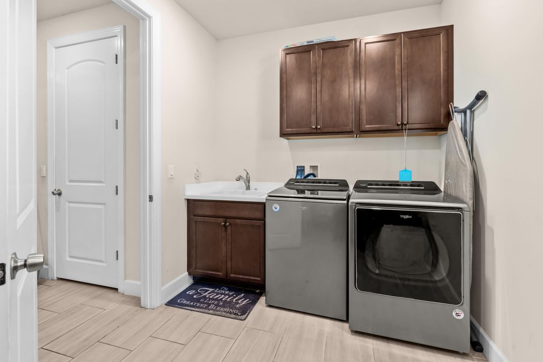 En Venta: $760,000 (3 camas, 2 baños, 2298 Pies cuadrados)