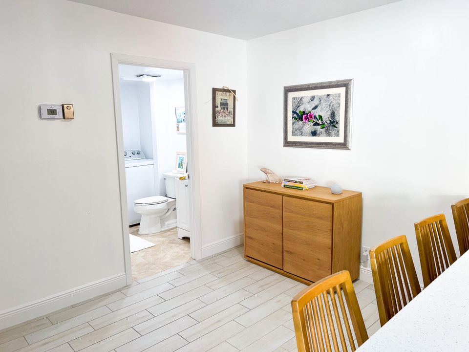 For Sale: $305,000 (2 beds, 2 baths, 1288 Square Feet)