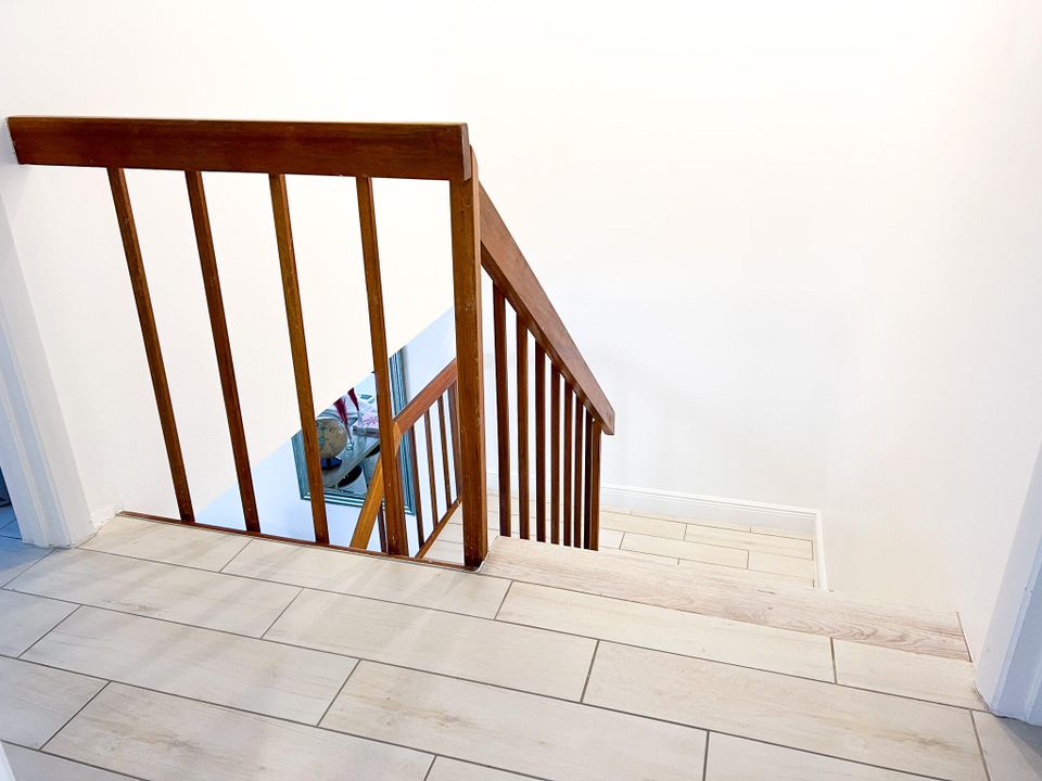 For Sale: $305,000 (2 beds, 2 baths, 1288 Square Feet)