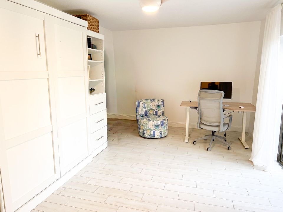 For Sale: $305,000 (2 beds, 2 baths, 1288 Square Feet)