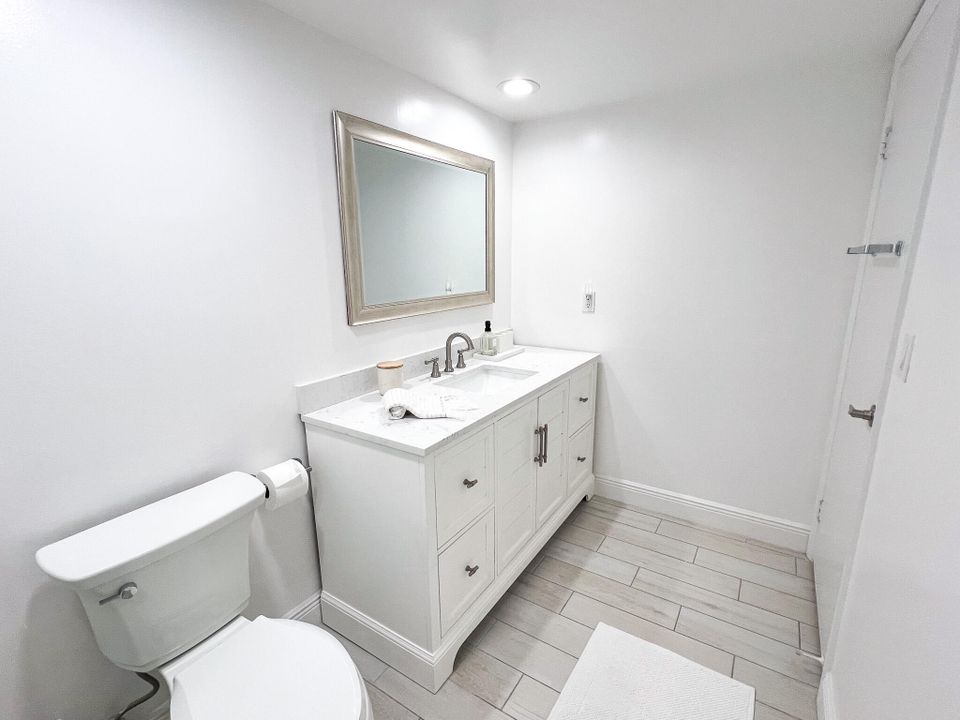 For Sale: $305,000 (2 beds, 2 baths, 1288 Square Feet)