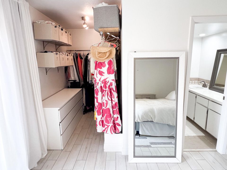 For Sale: $305,000 (2 beds, 2 baths, 1288 Square Feet)