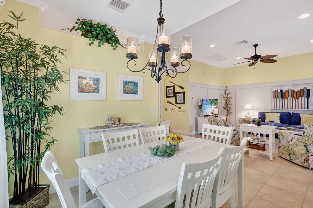 For Sale: $439,000 (2 beds, 2 baths, 1704 Square Feet)