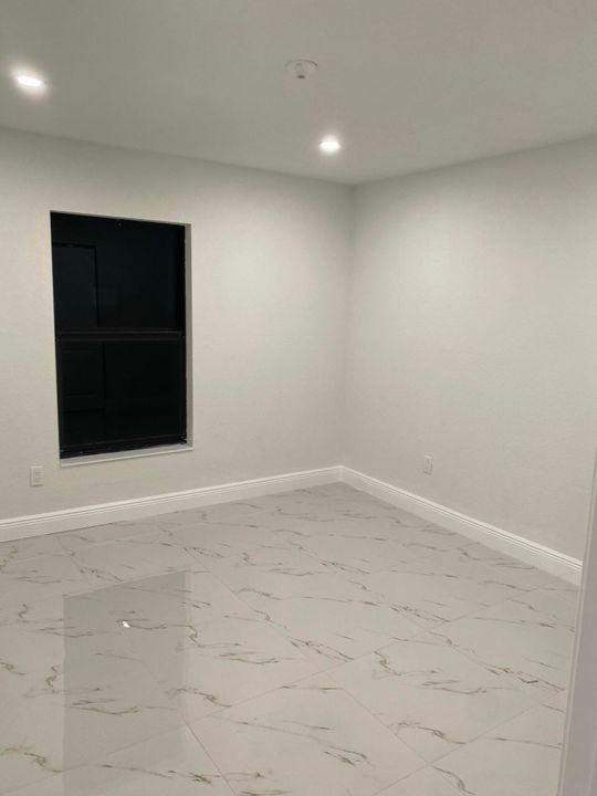 待售: $500,000 (0 贝兹, 0 浴室, 2170 平方英尺)