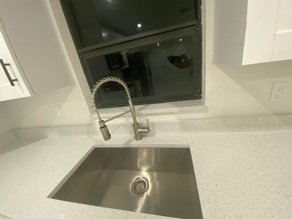 待售: $500,000 (0 贝兹, 0 浴室, 2170 平方英尺)