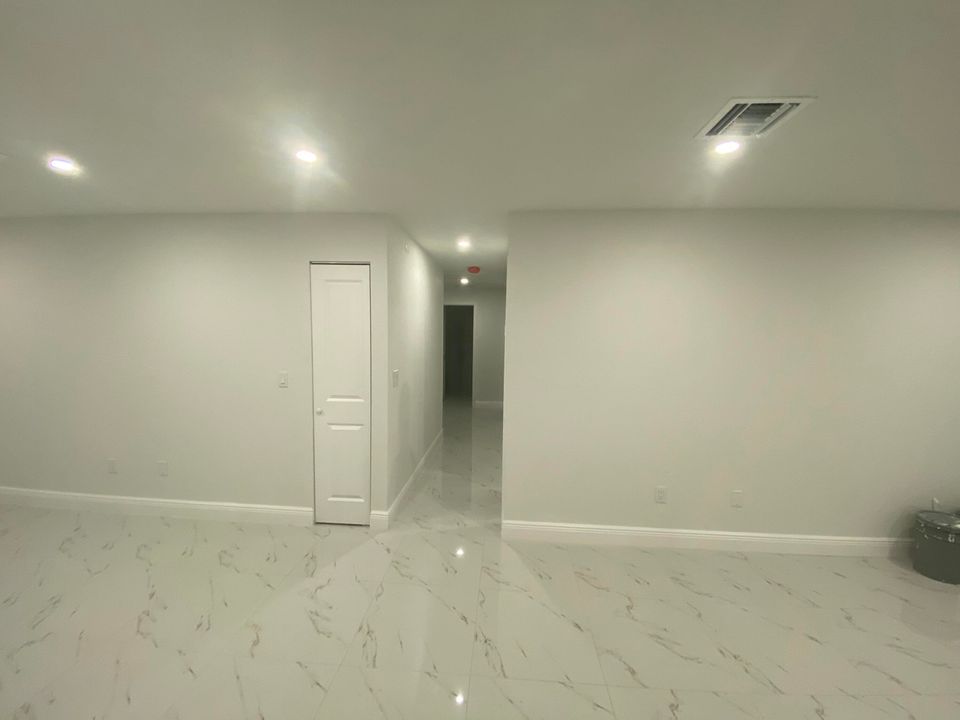 待售: $500,000 (0 贝兹, 0 浴室, 2170 平方英尺)