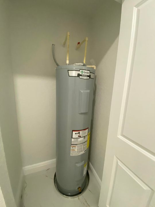 待售: $500,000 (0 贝兹, 0 浴室, 2170 平方英尺)