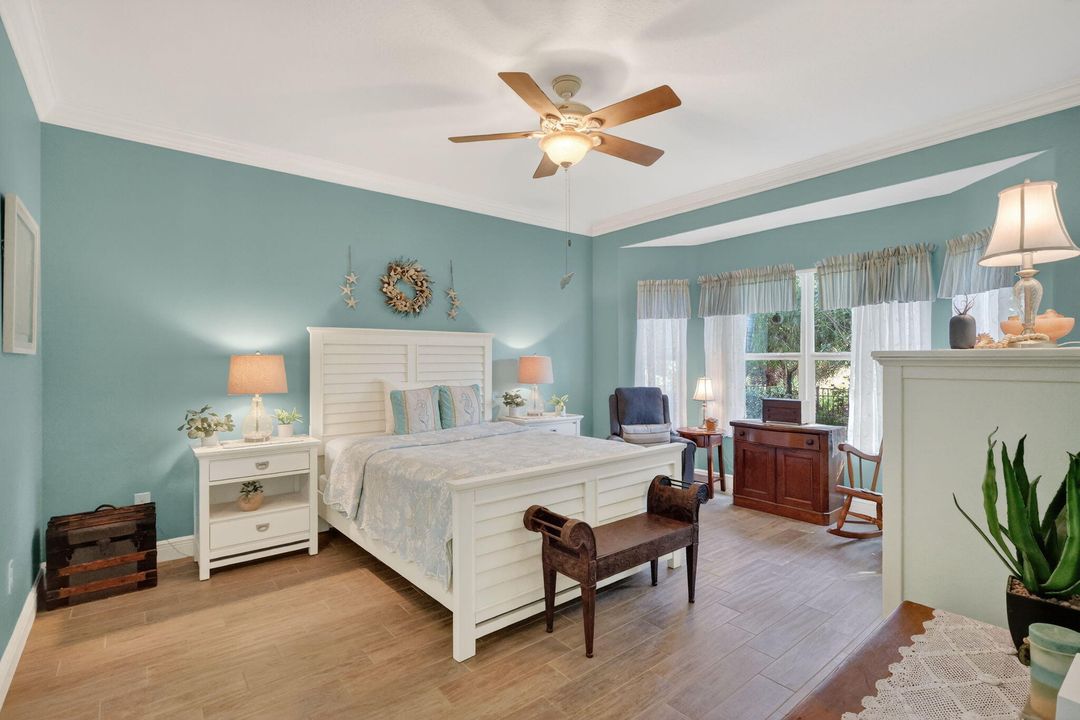 For Sale: $439,000 (2 beds, 2 baths, 1704 Square Feet)