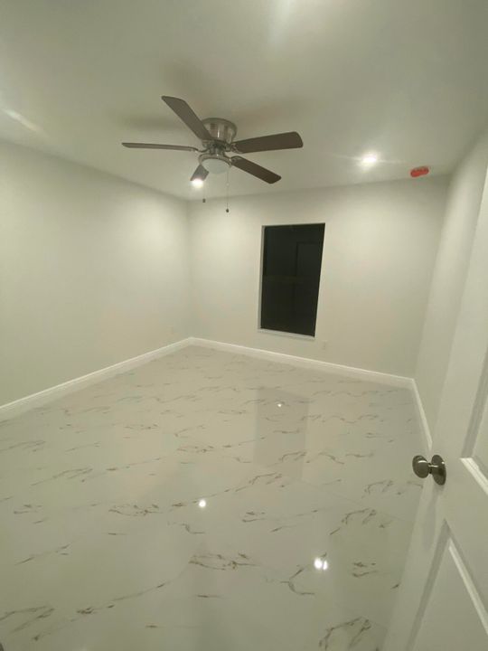 待售: $500,000 (0 贝兹, 0 浴室, 2170 平方英尺)