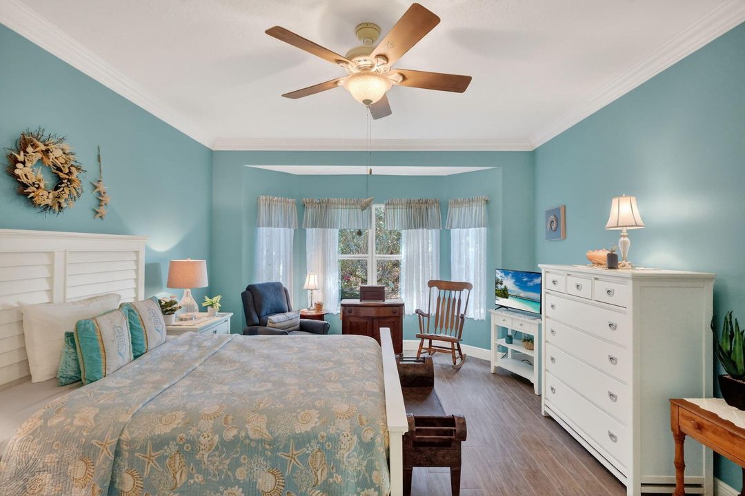 For Sale: $439,000 (2 beds, 2 baths, 1704 Square Feet)