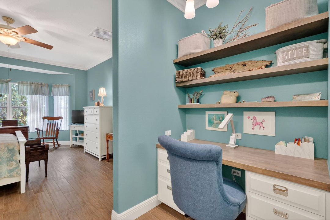 For Sale: $439,000 (2 beds, 2 baths, 1704 Square Feet)