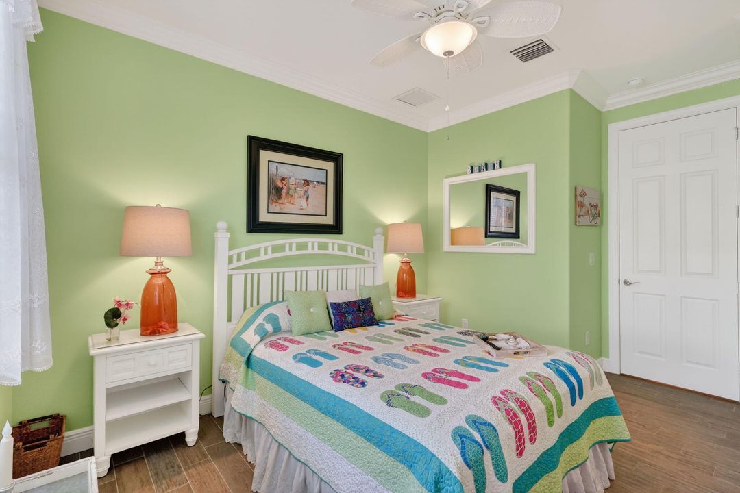 For Sale: $439,000 (2 beds, 2 baths, 1704 Square Feet)