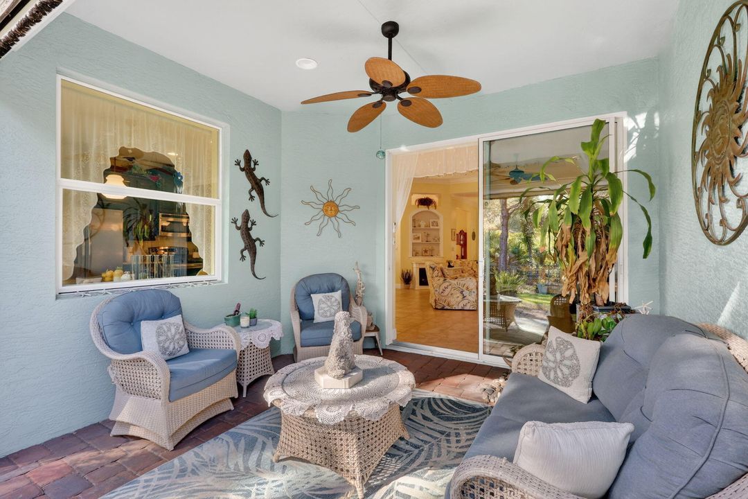 For Sale: $439,000 (2 beds, 2 baths, 1704 Square Feet)