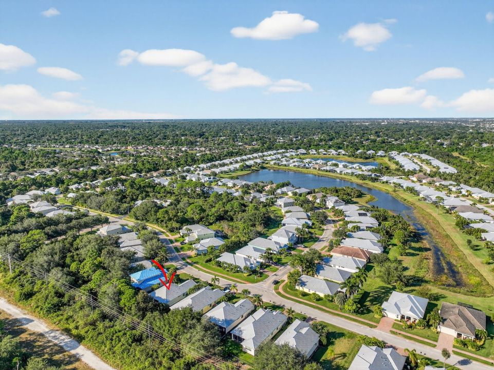 For Sale: $439,000 (2 beds, 2 baths, 1704 Square Feet)