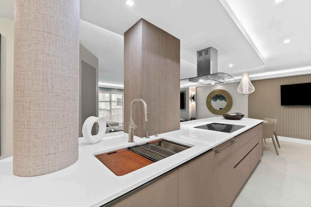 For Sale: $1,540,000 (2 beds, 2 baths, 1481 Square Feet)