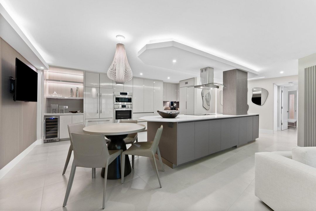 For Sale: $1,540,000 (2 beds, 2 baths, 1481 Square Feet)