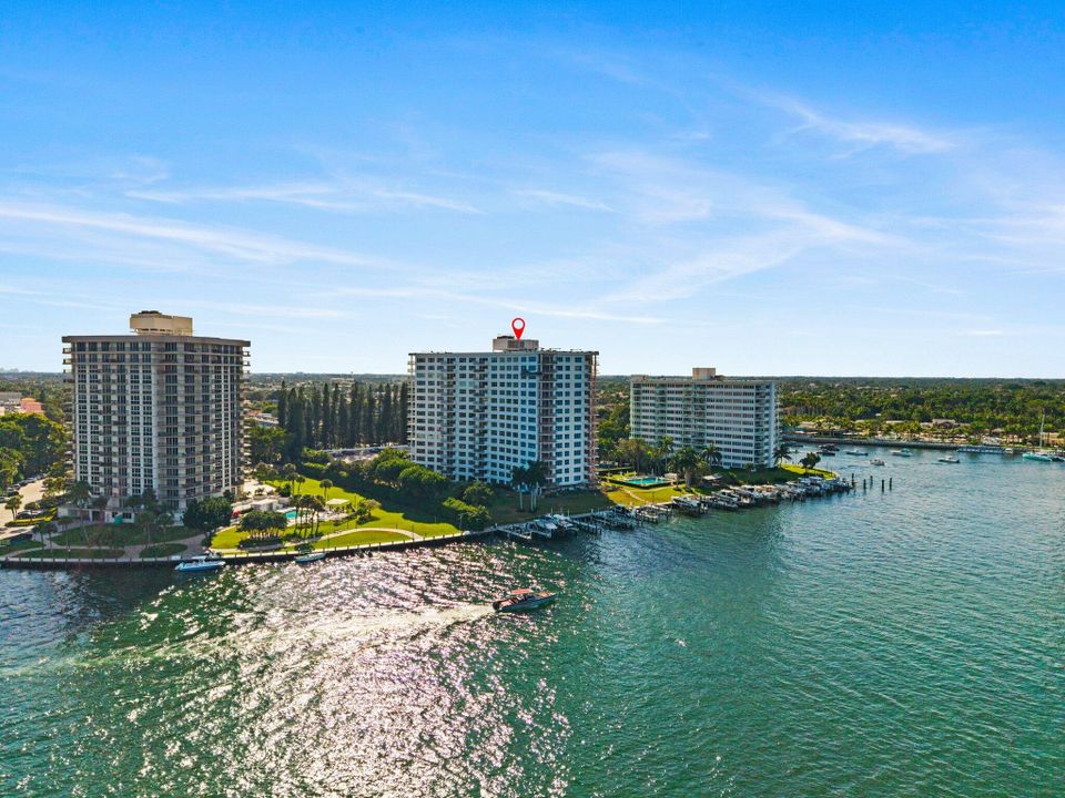 For Sale: $1,540,000 (2 beds, 2 baths, 1481 Square Feet)