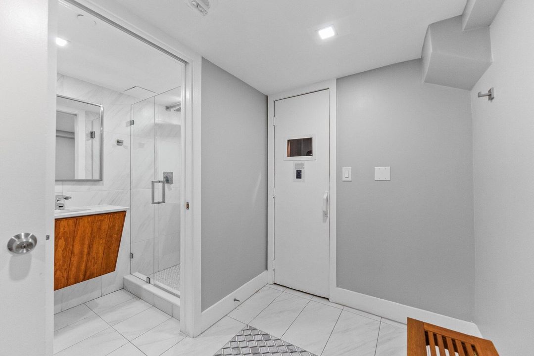 For Sale: $1,540,000 (2 beds, 2 baths, 1481 Square Feet)