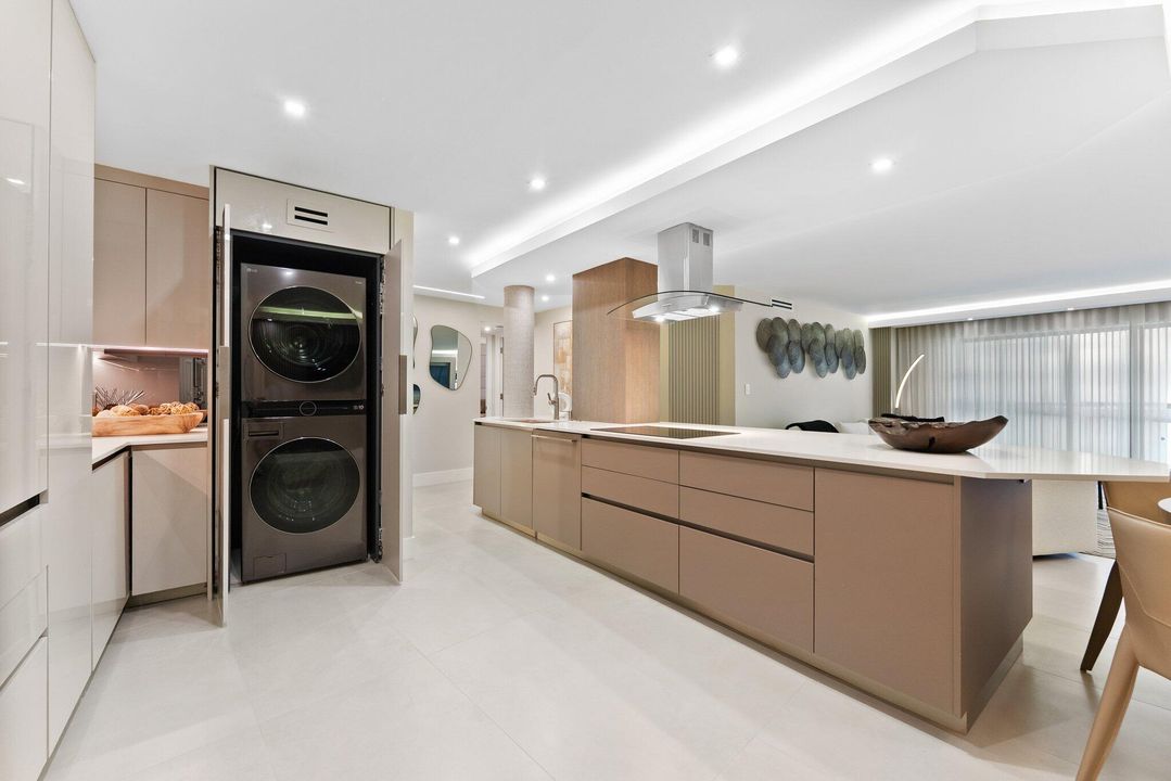 For Sale: $1,540,000 (2 beds, 2 baths, 1481 Square Feet)