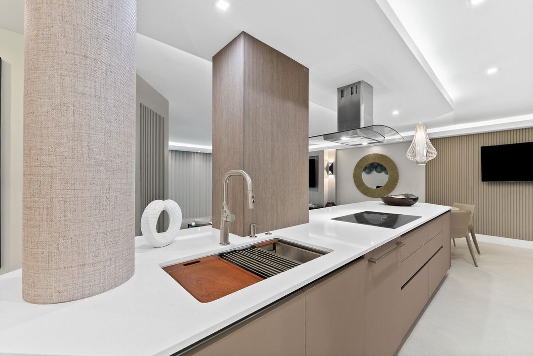 For Sale: $1,540,000 (2 beds, 2 baths, 1481 Square Feet)