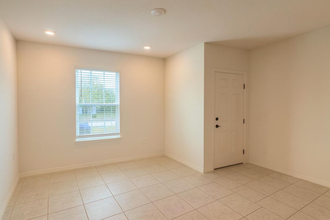 For Rent: $2,900 (4 beds, 2 baths, 2059 Square Feet)