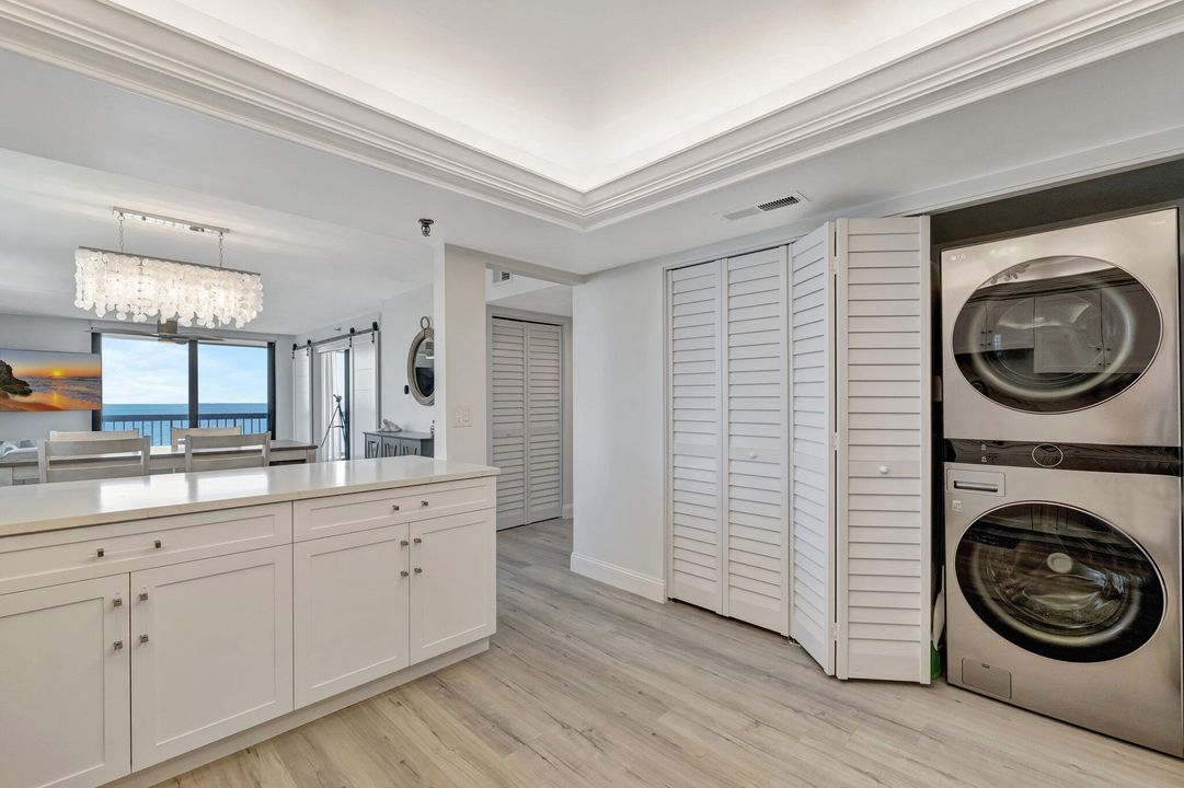 待售: $549,900 (2 贝兹, 2 浴室, 1207 平方英尺)