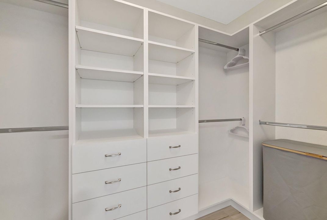 待售: $549,900 (2 贝兹, 2 浴室, 1207 平方英尺)