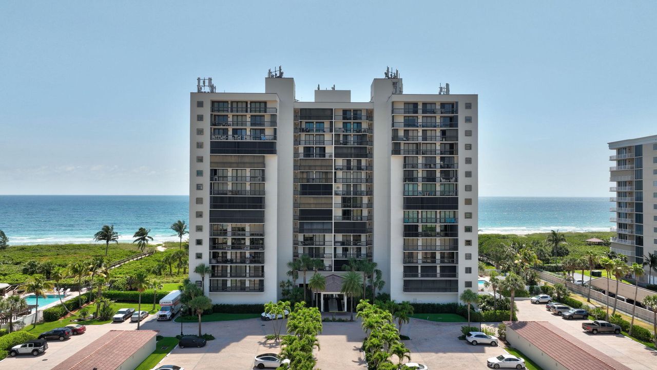 待售: $549,900 (2 贝兹, 2 浴室, 1207 平方英尺)