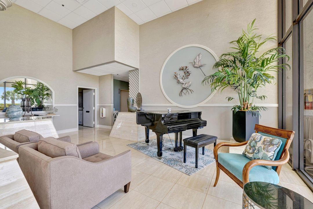 待售: $549,900 (2 贝兹, 2 浴室, 1207 平方英尺)