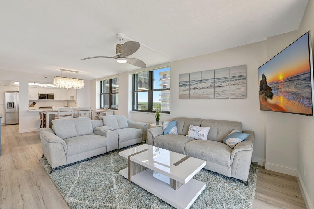 待售: $549,900 (2 贝兹, 2 浴室, 1207 平方英尺)